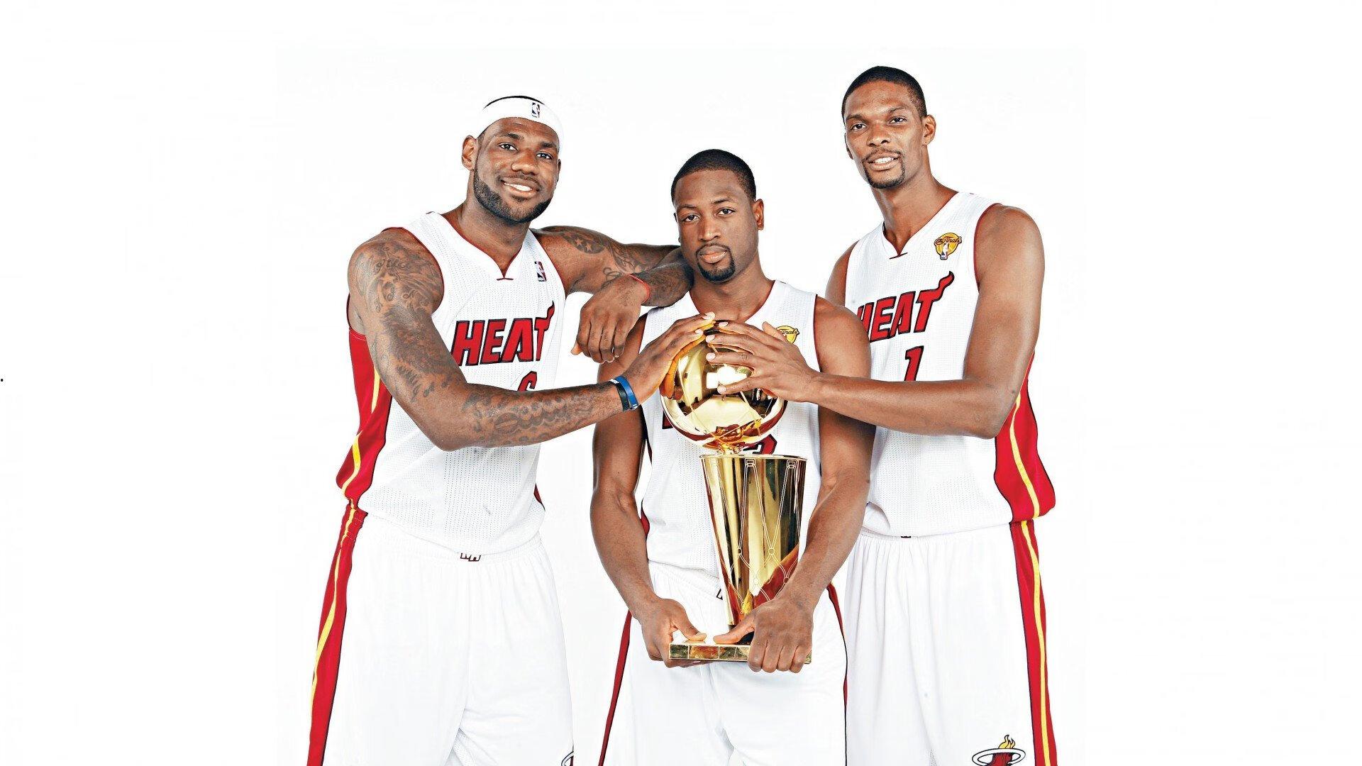 意甲新篇章，那不勒斯中场铁三角开启冠军征程